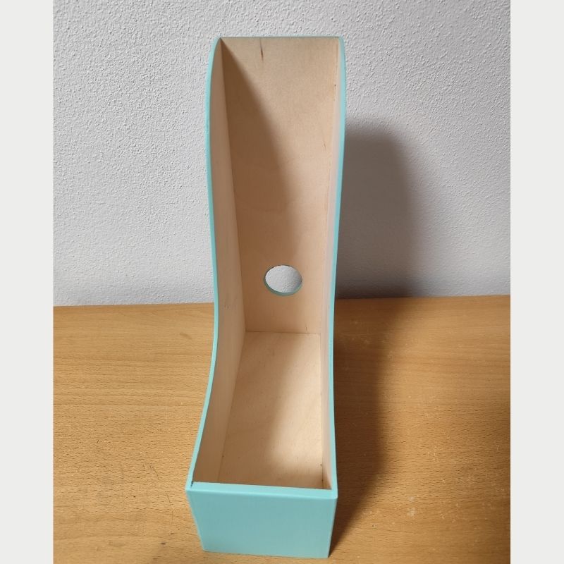 Dřevěný pořadač mintový zezadu