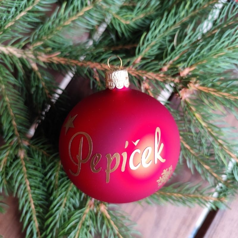 Skleněná vánoční koule se jménem červená zlatá Pepíček