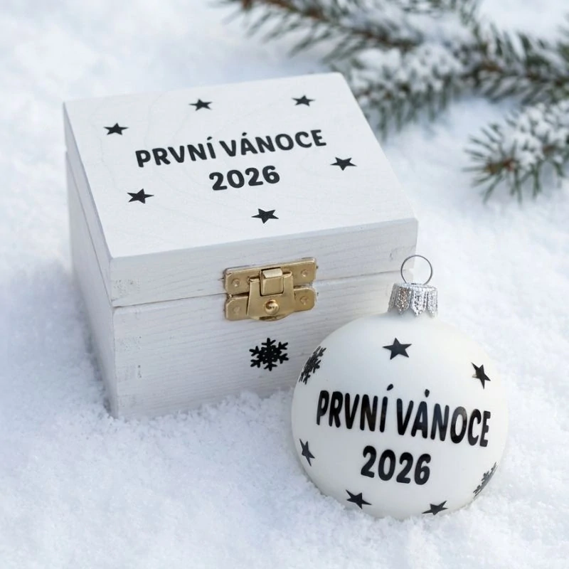 Vánoční baňka První Vánoce 2026 - bílá