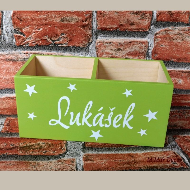 Dřevěný stojánek na pastelky zelený