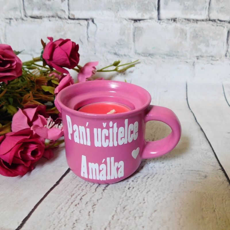 Svícen hrníček pro paní učitelku fialovorůžový, bílé písmo