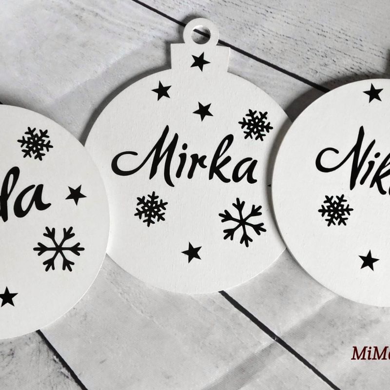 Dřevěná vánoční ozdoba se jménem bílá