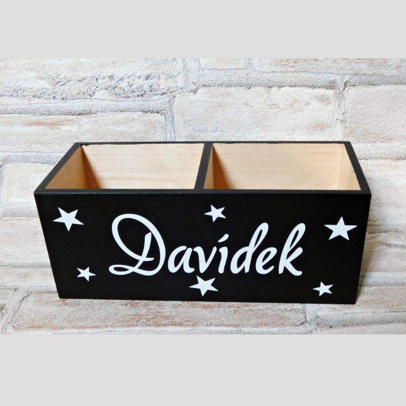 Pastelkovník se jménem na přání, zdobený hvězdičkami - černý