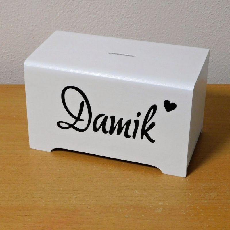 Pokladnička pro děti se jménem a srdíčkem - bílá