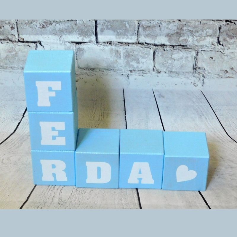 Kostičky se jménem světle modré