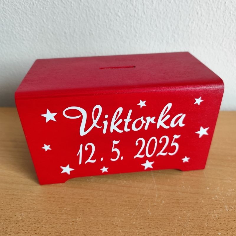 Dřevěná pokladnička k narození miminka