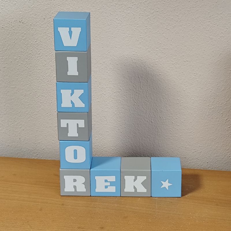 Dekorace kostky ze dřeva