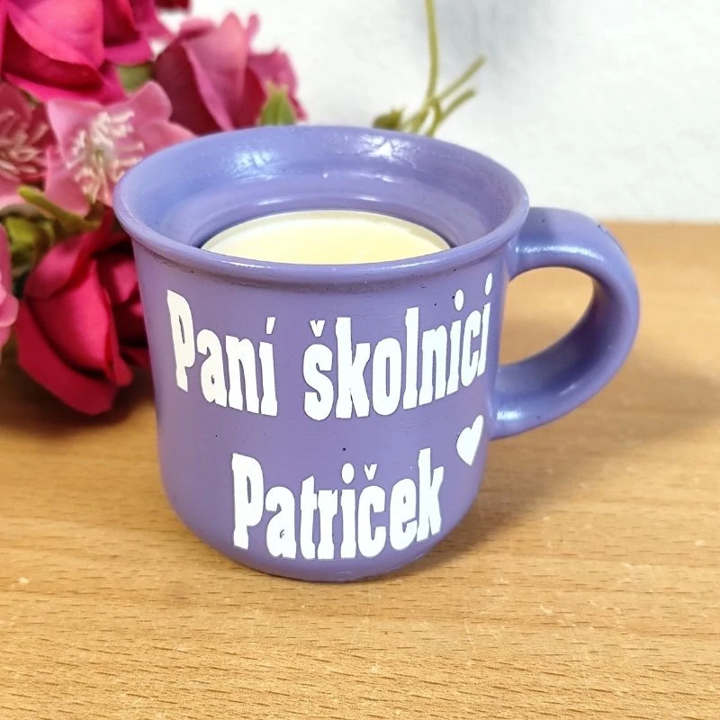 Svícen hrníček pro paní školnici barvy na výběr