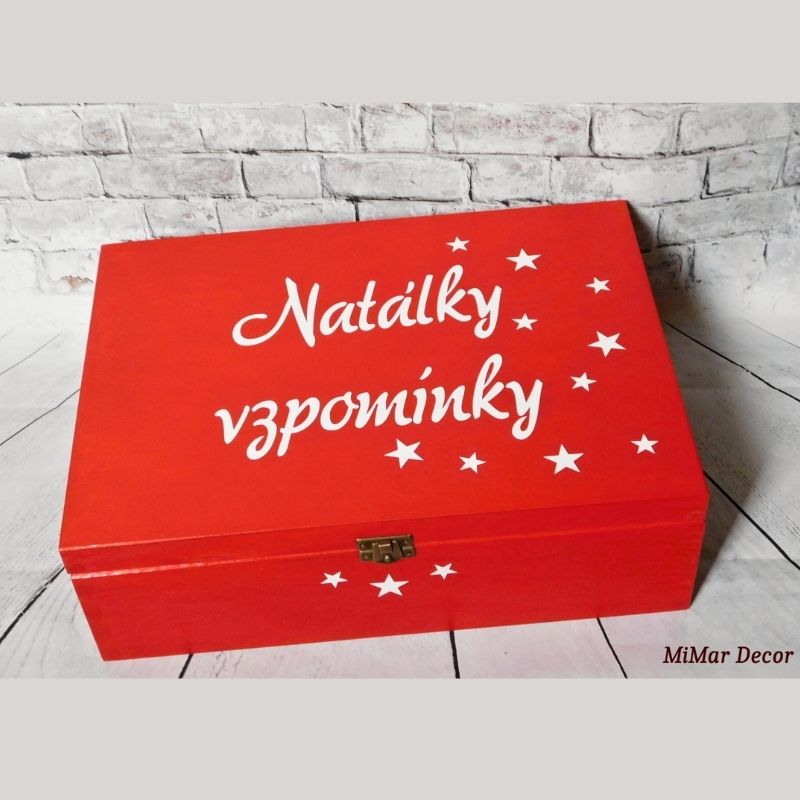 Personalizovaný dřevěný box na vzpomínky červený