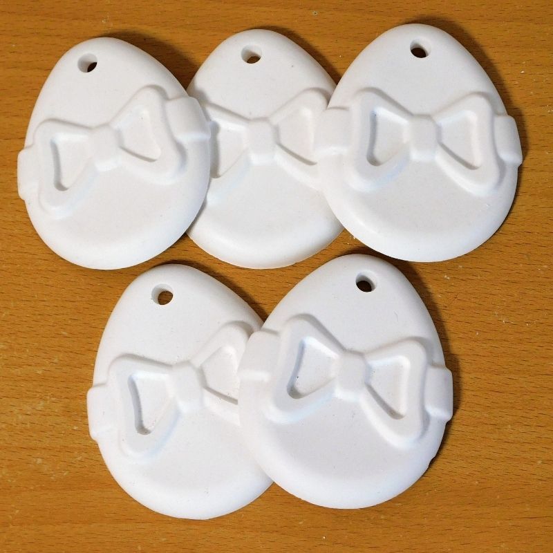 Velikonoční vejce s mašlí ke tvoření, vymalování