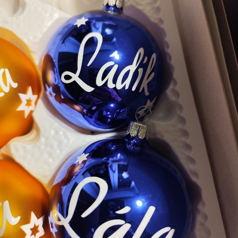 Skleněná vánoční ozdoba NA PŘÁNÍ - modrá lesk 8 cm