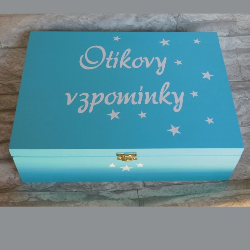 Vzpomínková bedýnka se jménem tyrkys