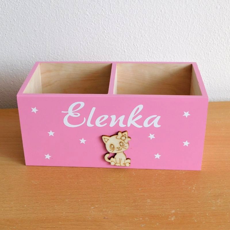 Dřevěný pastelkovník se jménem a kočičkou - růžový