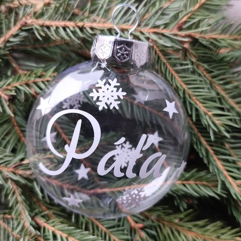 PLASTOVÁ placatá vánoční ozdoba se jménem - bílé písmo