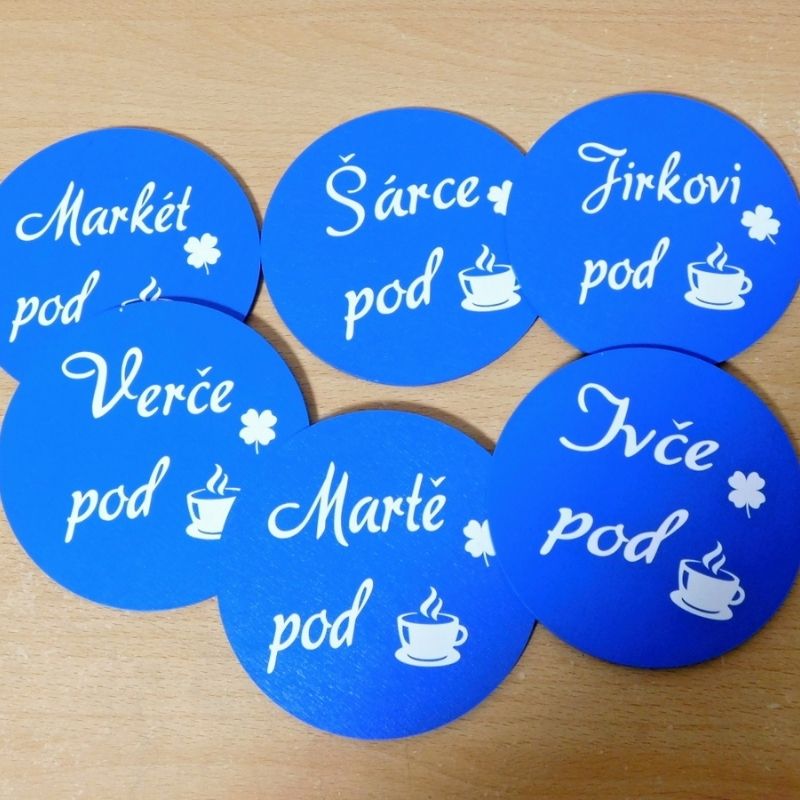 Dřevěný podtácek pod kávu se jménem na přání