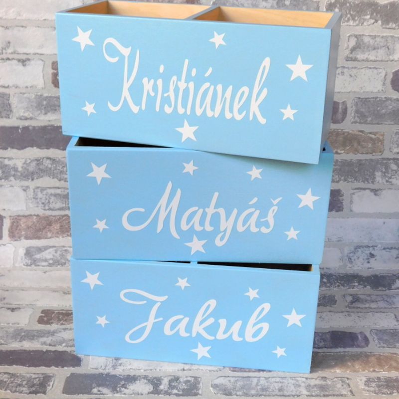 Stojánek na pastelky se jménem - světle modrý