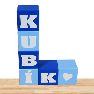 Dřevěné kostičky se jménem