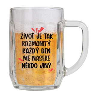 Bohemia Gifts Dárkový pivní půllitr v krabičce – Život je rozmanitý