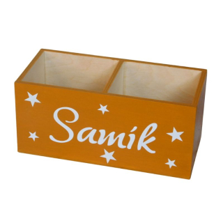 Dřevěný pastelkovník na tužky se jménem hnědobéžový