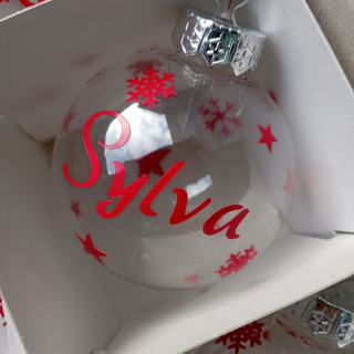 PLASTOVÁ vánoční ozdoba se jménem 8 cm - červené písmo